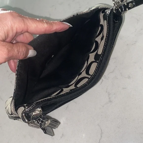 Coach Lg wristlet black & tan signature logo or small purse bag - Picture 6 of 12